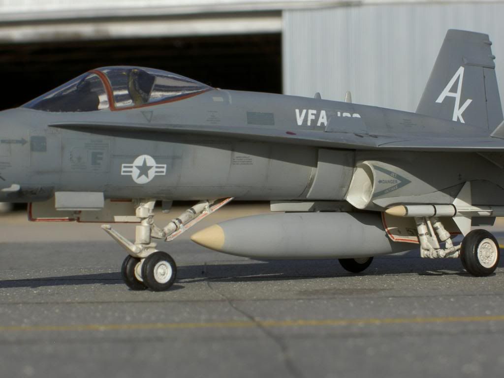 Revell "Hunt for Red October" F/A18 1/48 FineScale Modeler